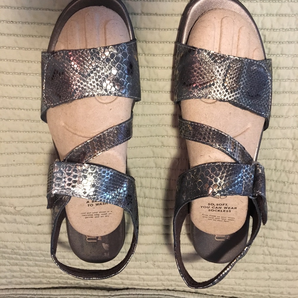 Munro snakeskin-look sandal